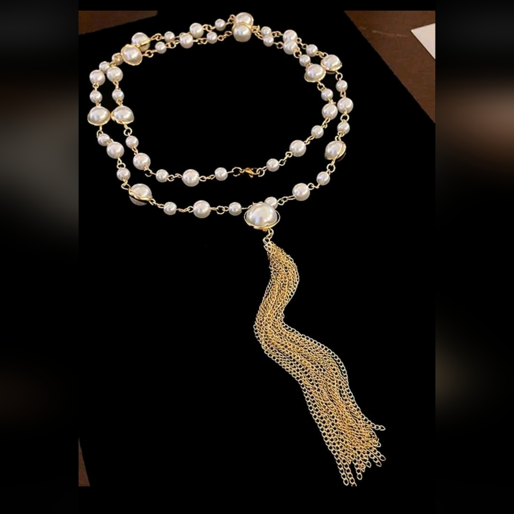 BRAND NEW ** Elegant Baroque Pearl and Gold Tassel Necklace